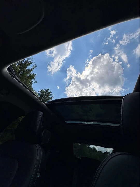2023 Volvo XC40 - Image 14 of 20