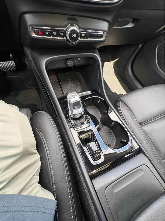 2023 Volvo XC40 - Image 15 of 20