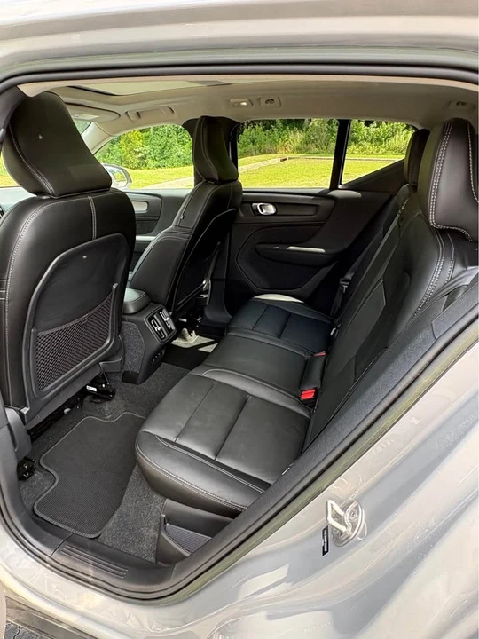 2023 Volvo XC40 - Image 8 of 20