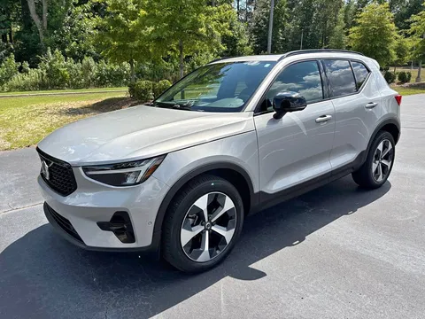 2023 Volvo XC40 B5 Plus Sport Utility 4D