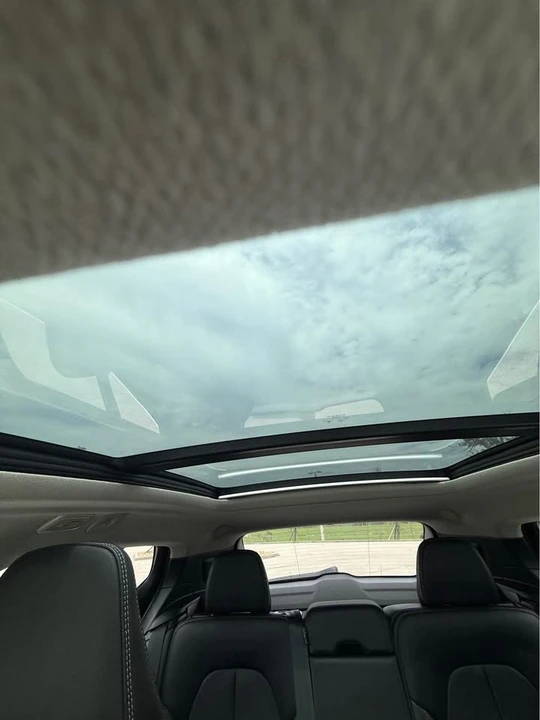2023 Volvo XC40 - Image 8 of 9