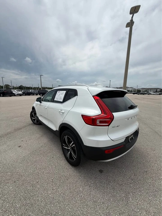 2023 Volvo XC40 - Image 3 of 9