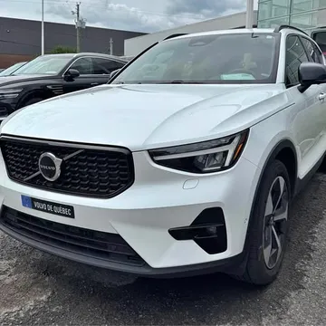 2023 Volvo XC40 Plus Dark Theme