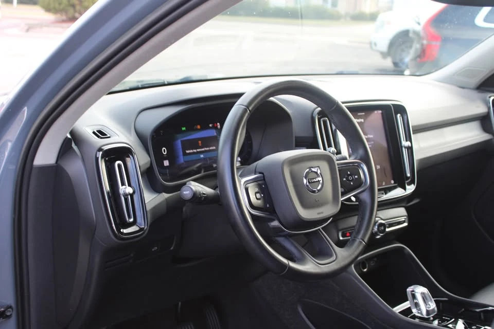 2023 Volvo XC40 - Image 10 of 20