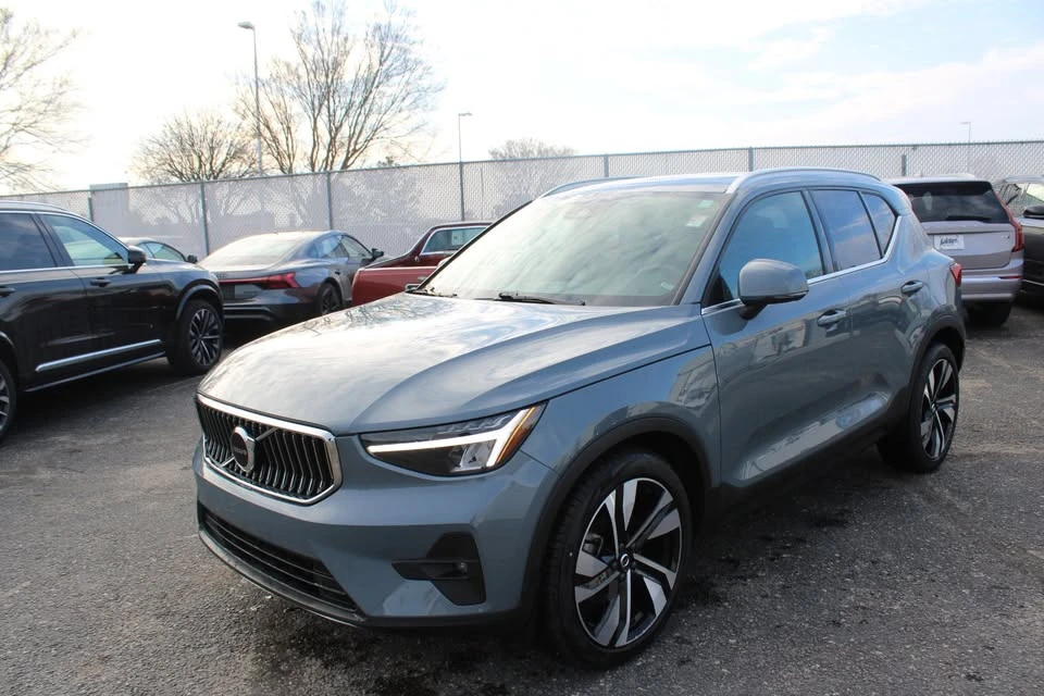 2023 Volvo XC40 - Image 7 of 20