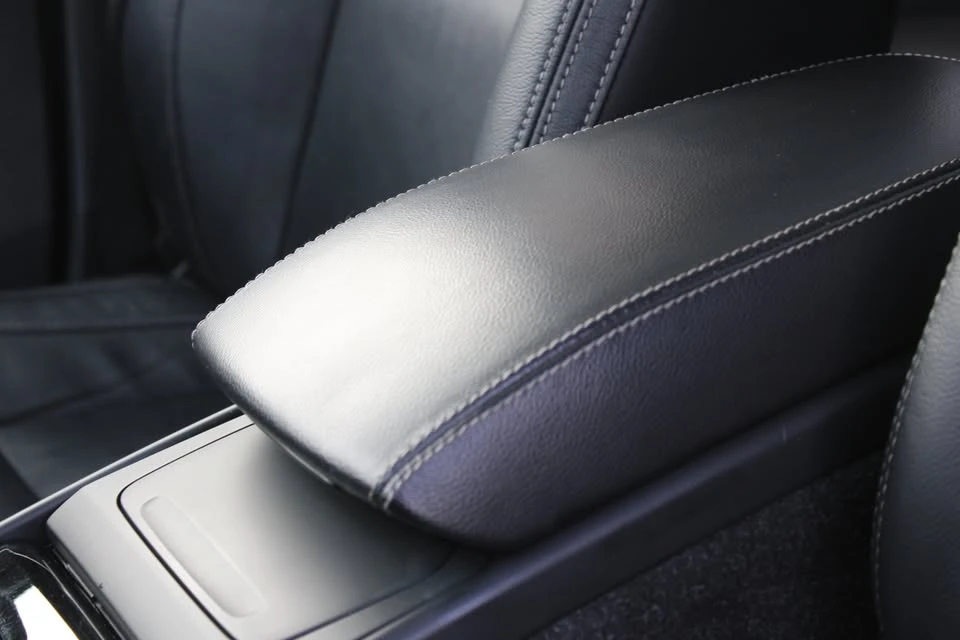 2023 Volvo XC40 - Image 17 of 20