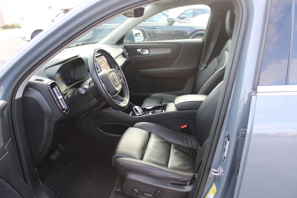 2023 Volvo XC40 - Image 9 of 20