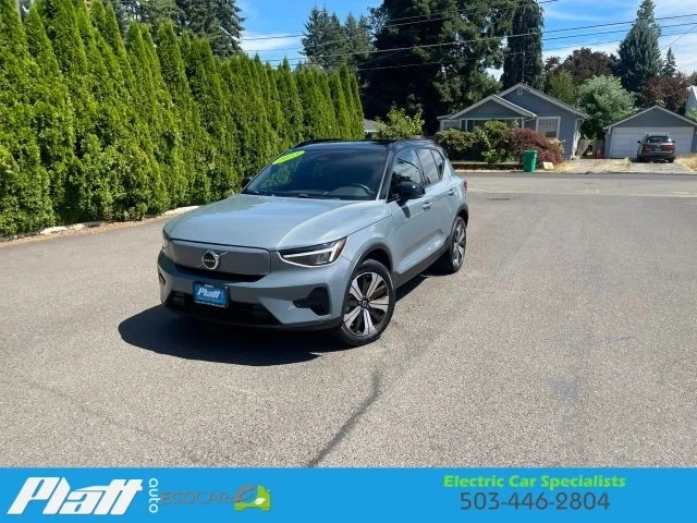 2023 Volvo XC40 - Image 2 of 31