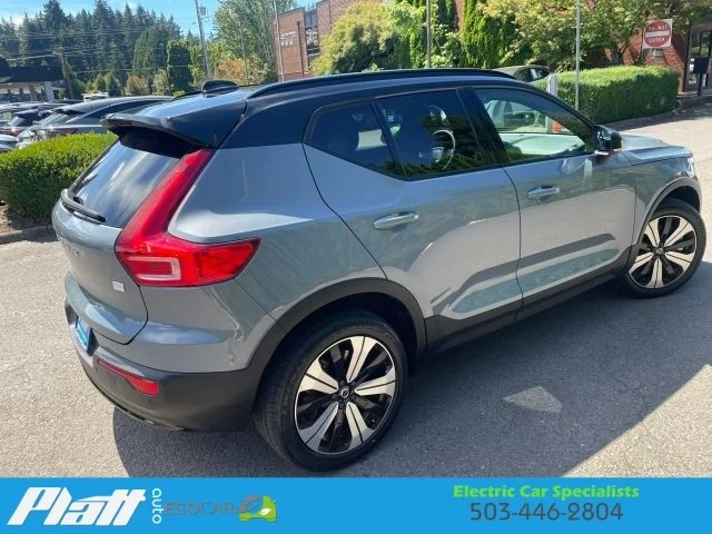 2023 Volvo XC40 - Image 13 of 31
