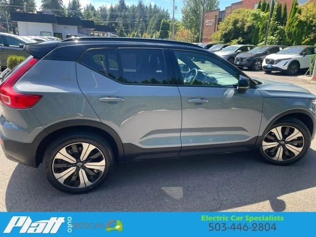 2023 Volvo XC40 - Image 14 of 31