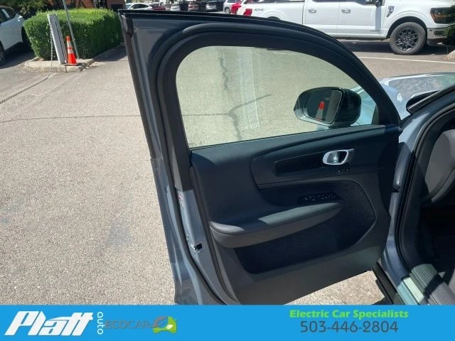 2023 Volvo XC40 - Image 22 of 31