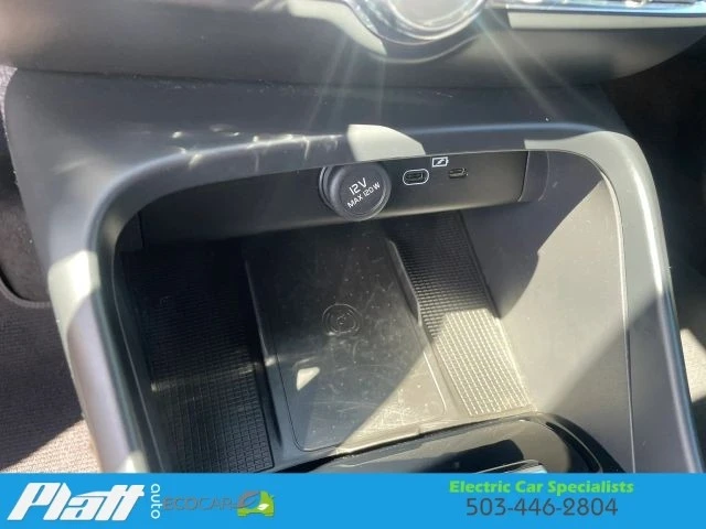 2023 Volvo XC40 - Image 28 of 31