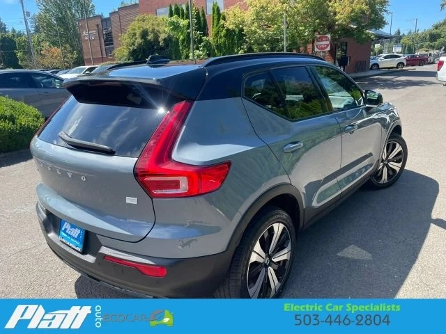 2023 Volvo XC40 - Image 12 of 31
