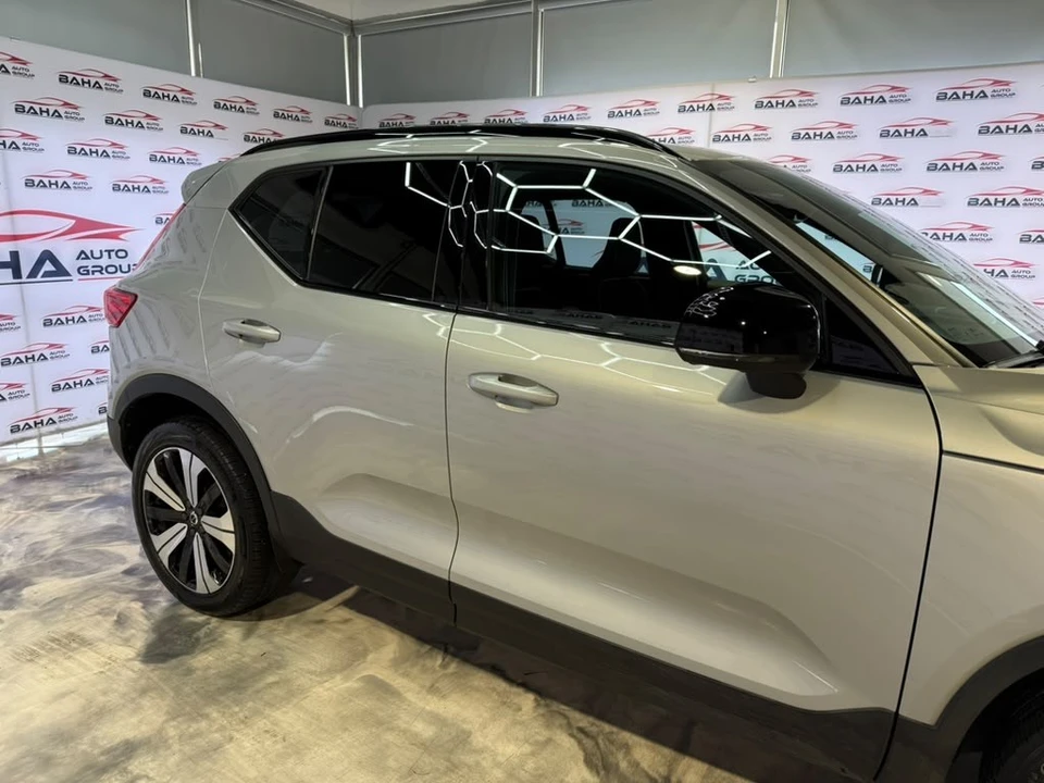 2023 Volvo XC40 - Image 7 of 31