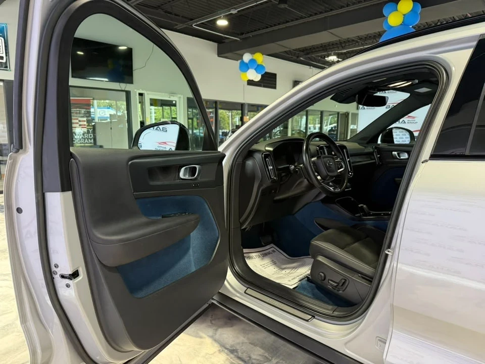 2023 Volvo XC40 - Image 31 of 31