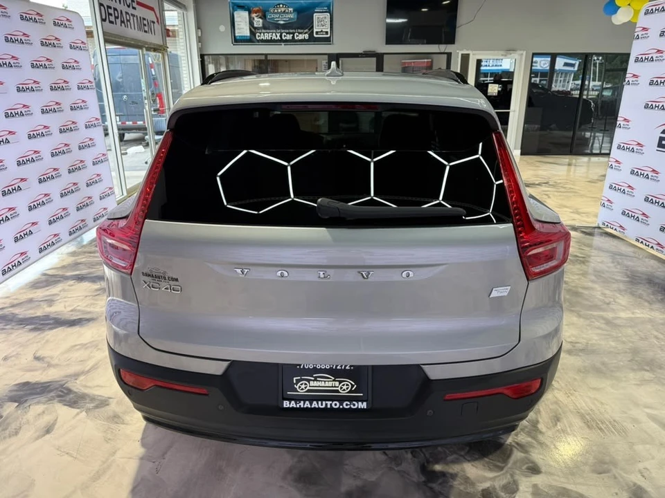 2023 Volvo XC40 - Image 11 of 31