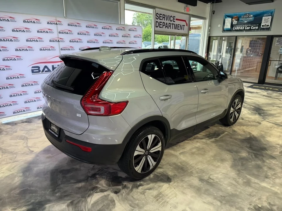 2023 Volvo XC40 - Image 9 of 31