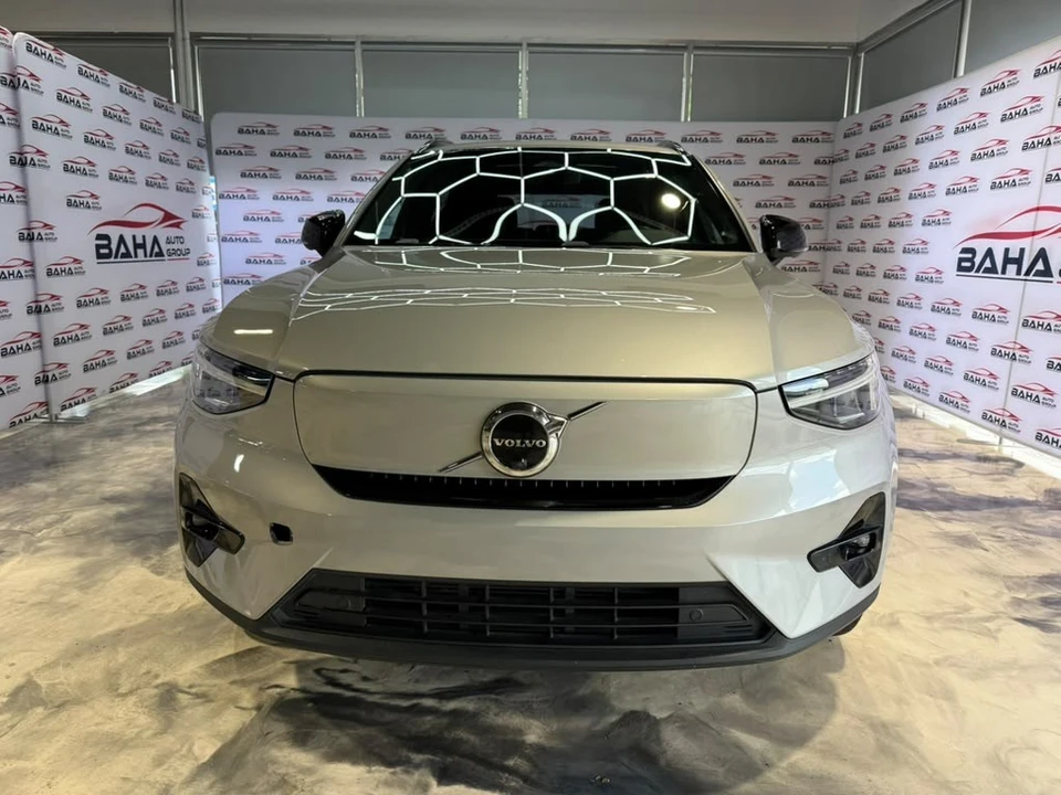 2023 Volvo XC40 - Image 3 of 31