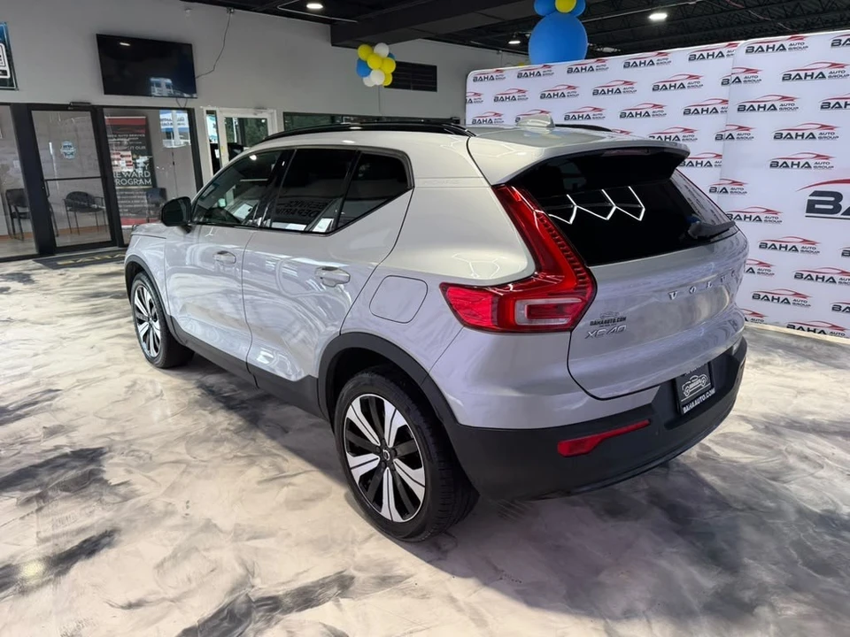 2023 Volvo XC40 - Image 13 of 31