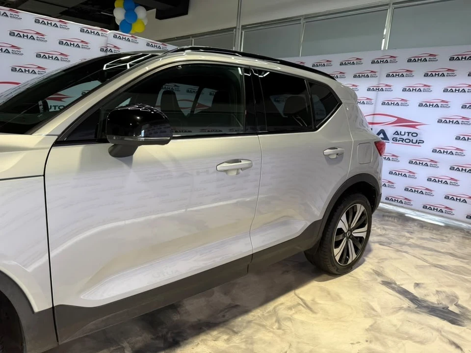 2023 Volvo XC40 - Image 6 of 31