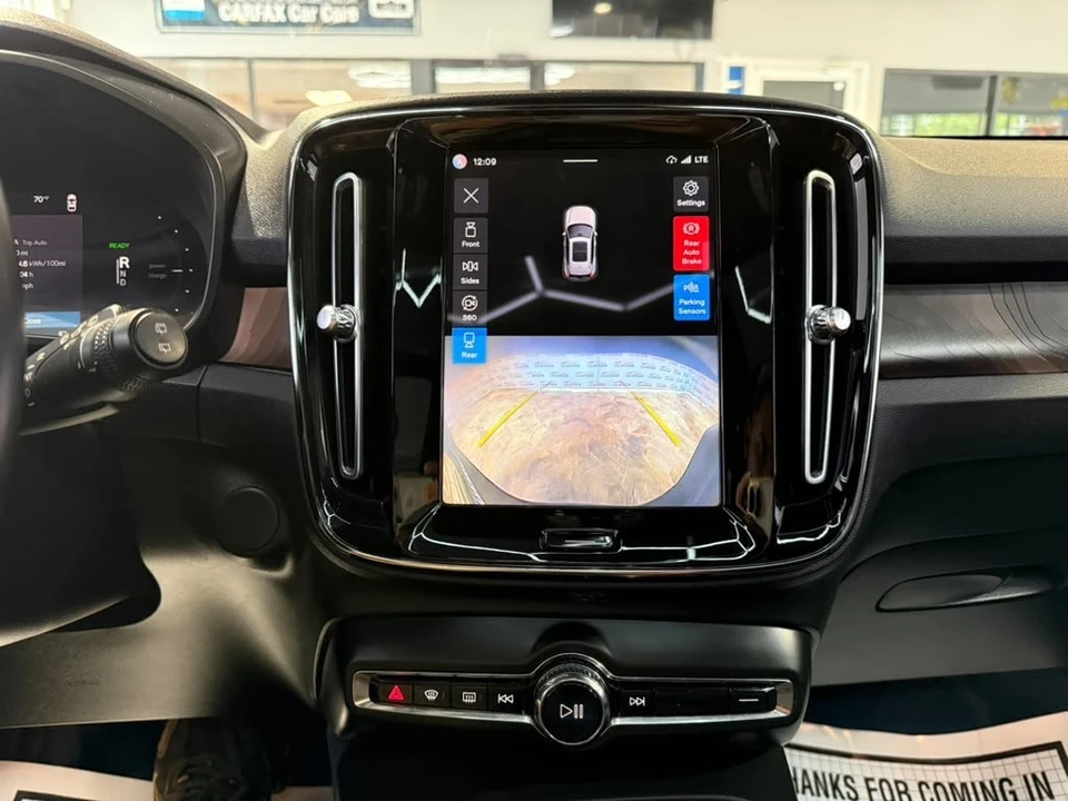 2023 Volvo XC40 - Image 20 of 31