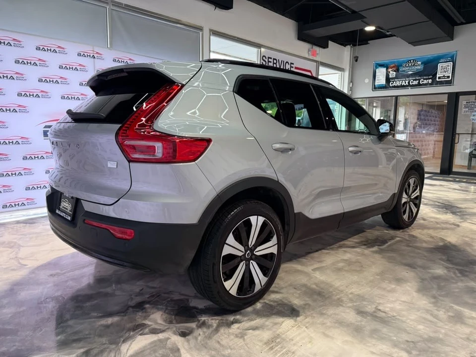 2023 Volvo XC40 - Image 8 of 31