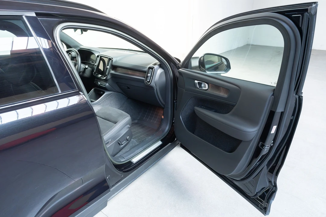 2023 Volvo XC40 - Image 31 of 31