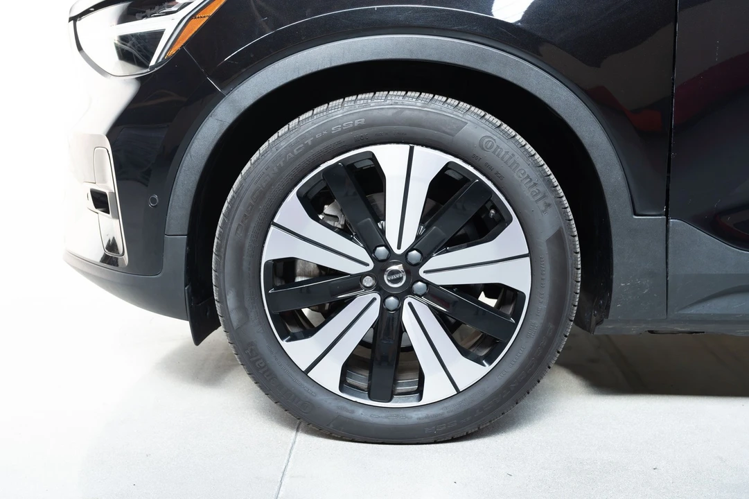 2023 Volvo XC40 - Image 17 of 31
