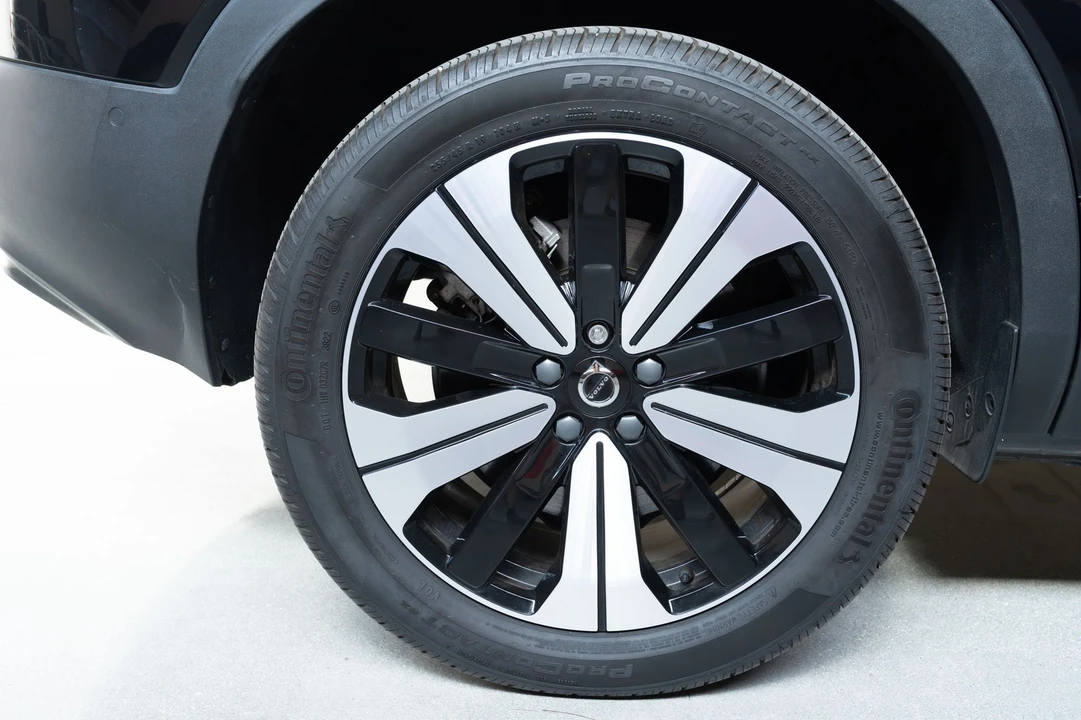 2023 Volvo XC40 - Image 20 of 31
