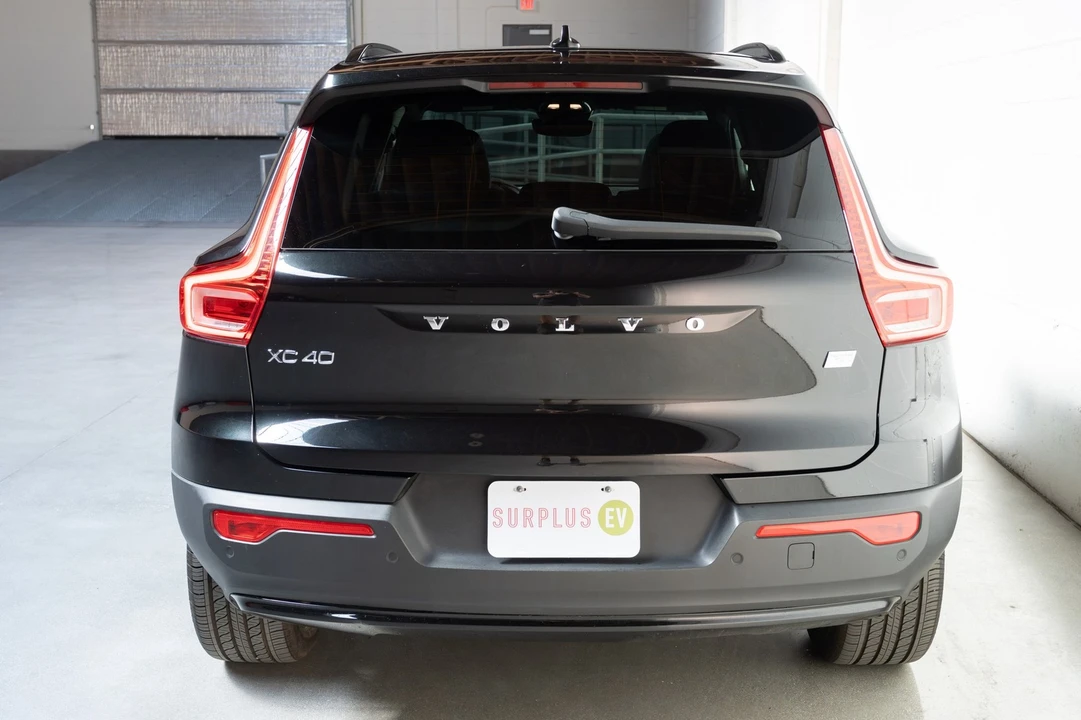 2023 Volvo XC40 - Image 14 of 31