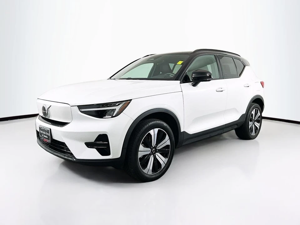 2023 Volvo XC40 - Image 3 of 21