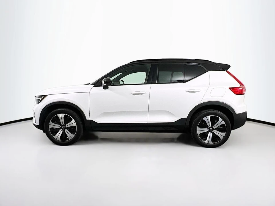2023 Volvo XC40 - Image 4 of 21