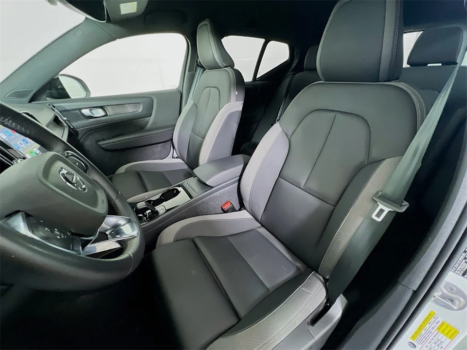 2023 Volvo XC40 - Image 11 of 12