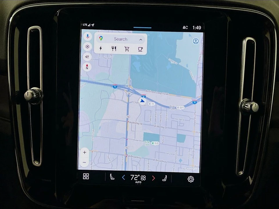 2023 Volvo XC40 - Image 15 of 21