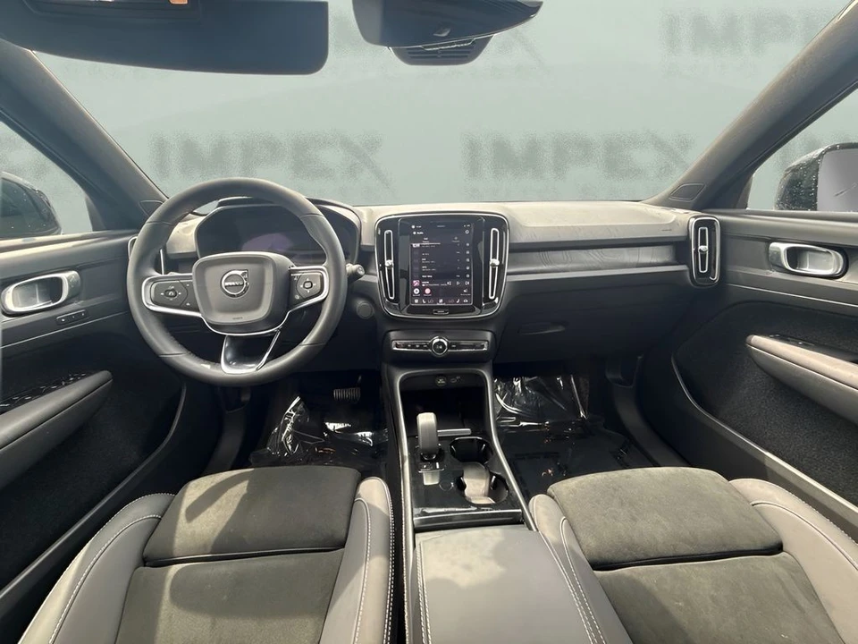2023 Volvo XC40 - Image 8 of 24