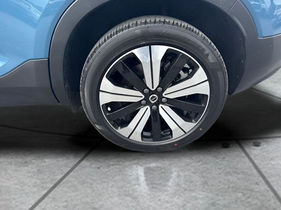 2023 Volvo XC40 - Image 22 of 24