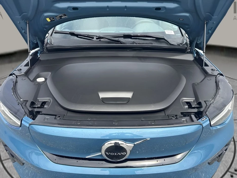 2023 Volvo XC40 - Image 21 of 24