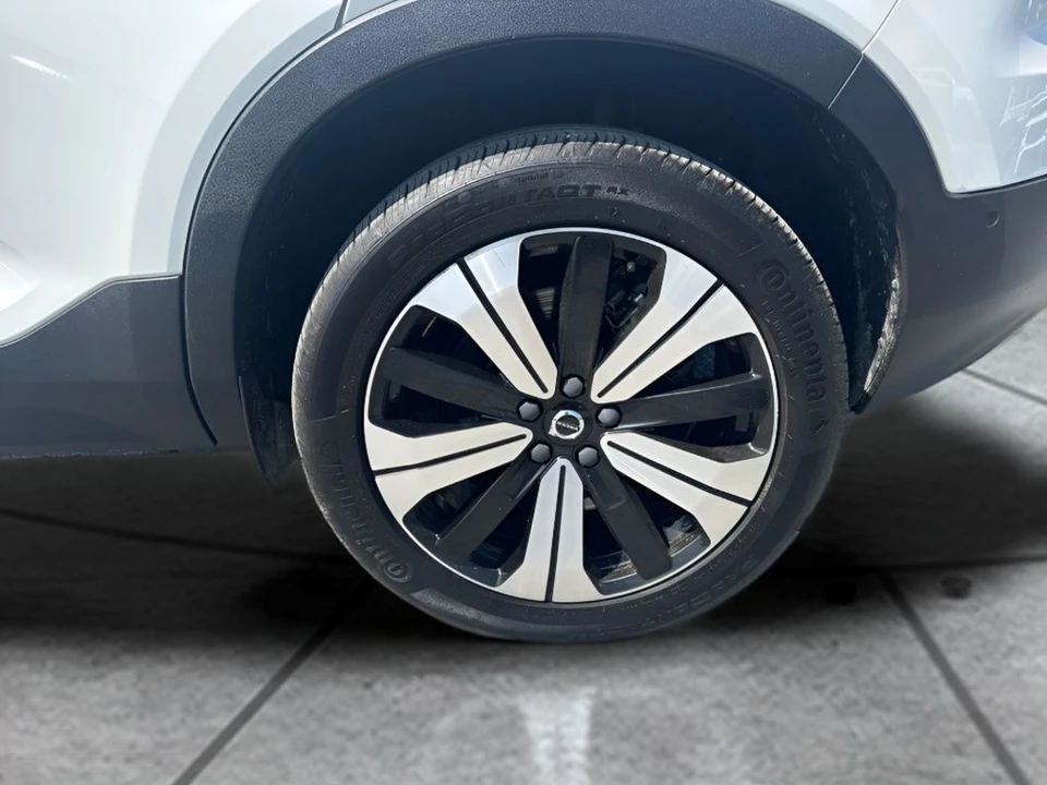 2023 Volvo XC40 - Image 27 of 28