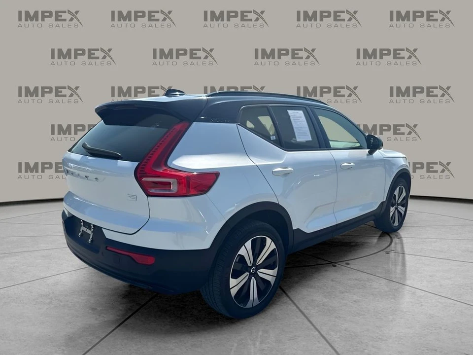 2023 Volvo XC40 - Image 5 of 28
