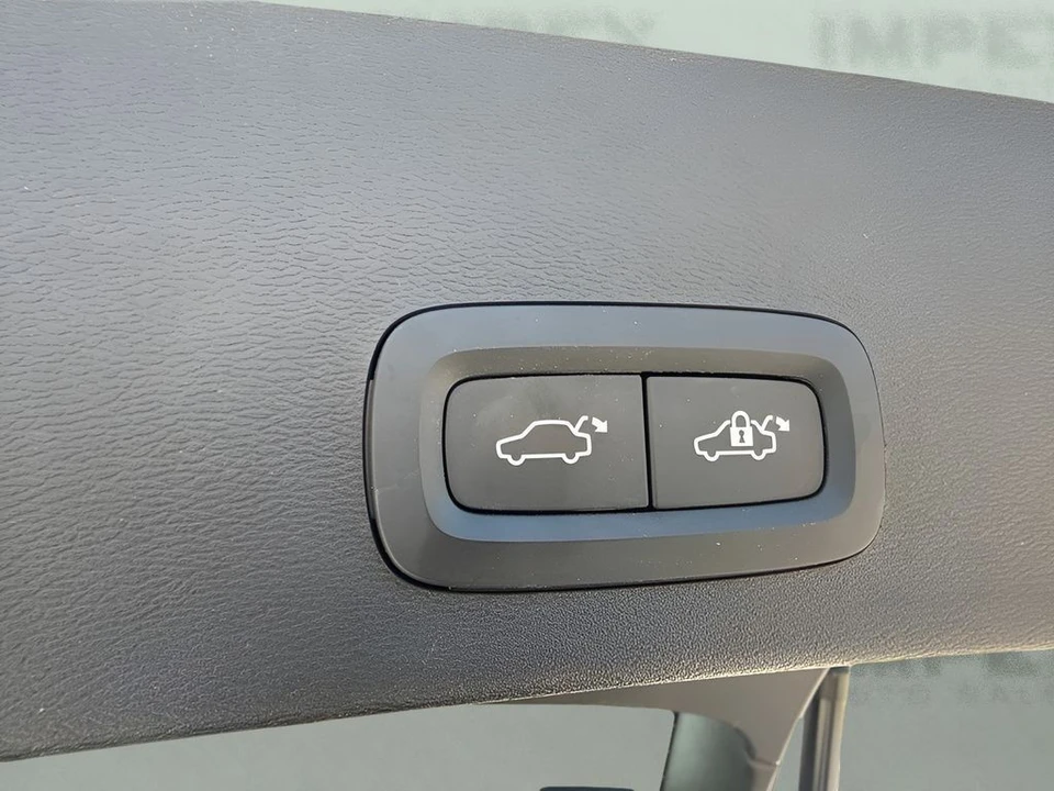 2023 Volvo XC40 - Image 22 of 28