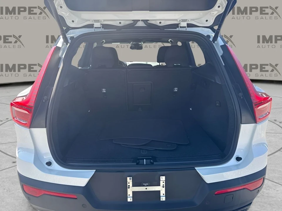 2023 Volvo XC40 - Image 21 of 28