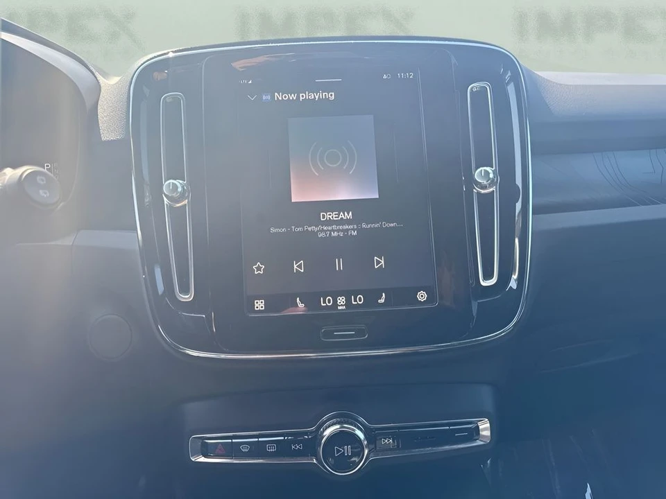 2023 Volvo XC40 - Image 14 of 28