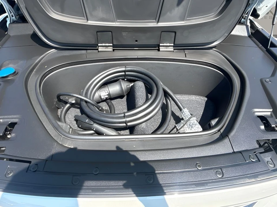 2023 Volvo XC40 - Image 23 of 28