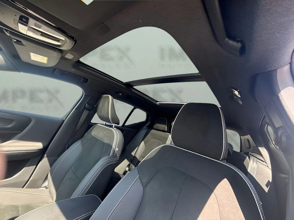 2023 Volvo XC40 - Image 10 of 28
