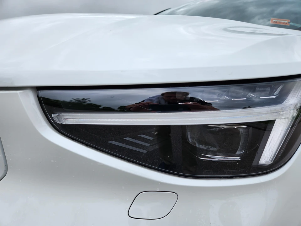 2023 Volvo XC40 - Image 15 of 31