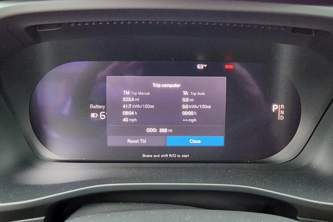 2023 Volvo XC40 - Image 28 of 31