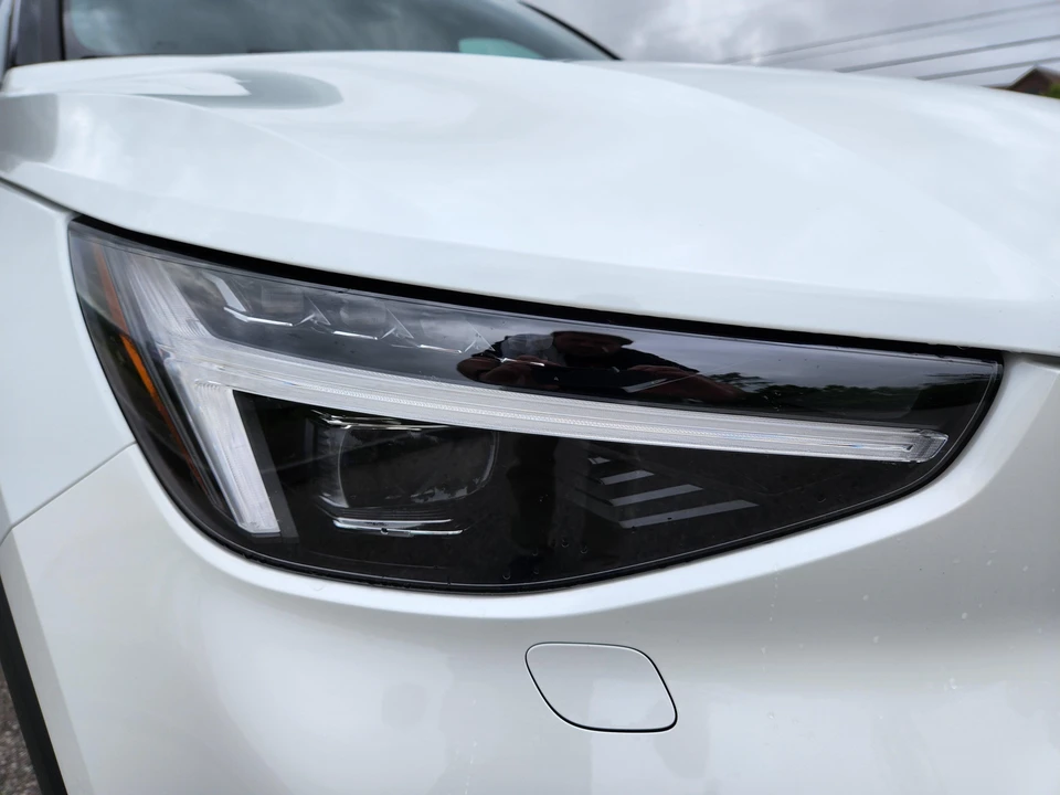 2023 Volvo XC40 - Image 14 of 31
