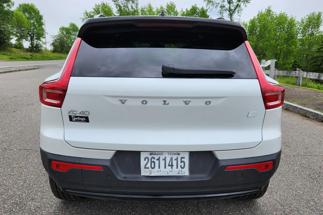 2023 Volvo XC40 - Image 5 of 31