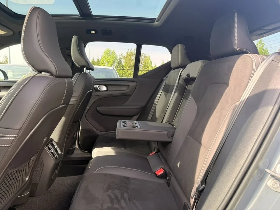 2023 Volvo XC40 - Image 7 of 13