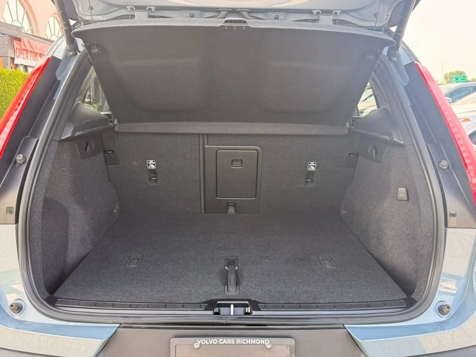 2023 Volvo XC40 - Image 6 of 13